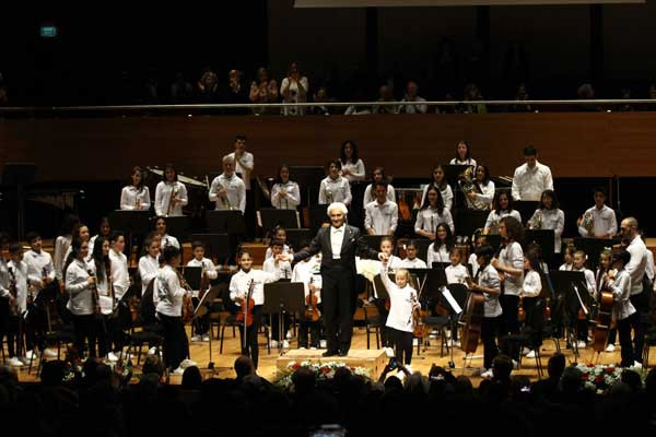 Yorglass combines art with little talents: Yorglass Peace Children's Orchestra 13